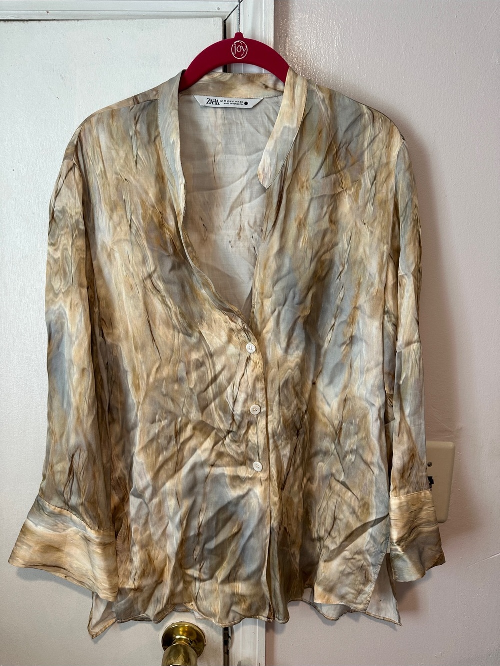 Zara Marble-Effect Satin Button-Down in Beige and Gray Tones